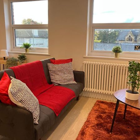 Magnificent Refurbished 1 Bed Flat Few Steps To High St ! - 4 East House Apartment Epsom Exterior photo