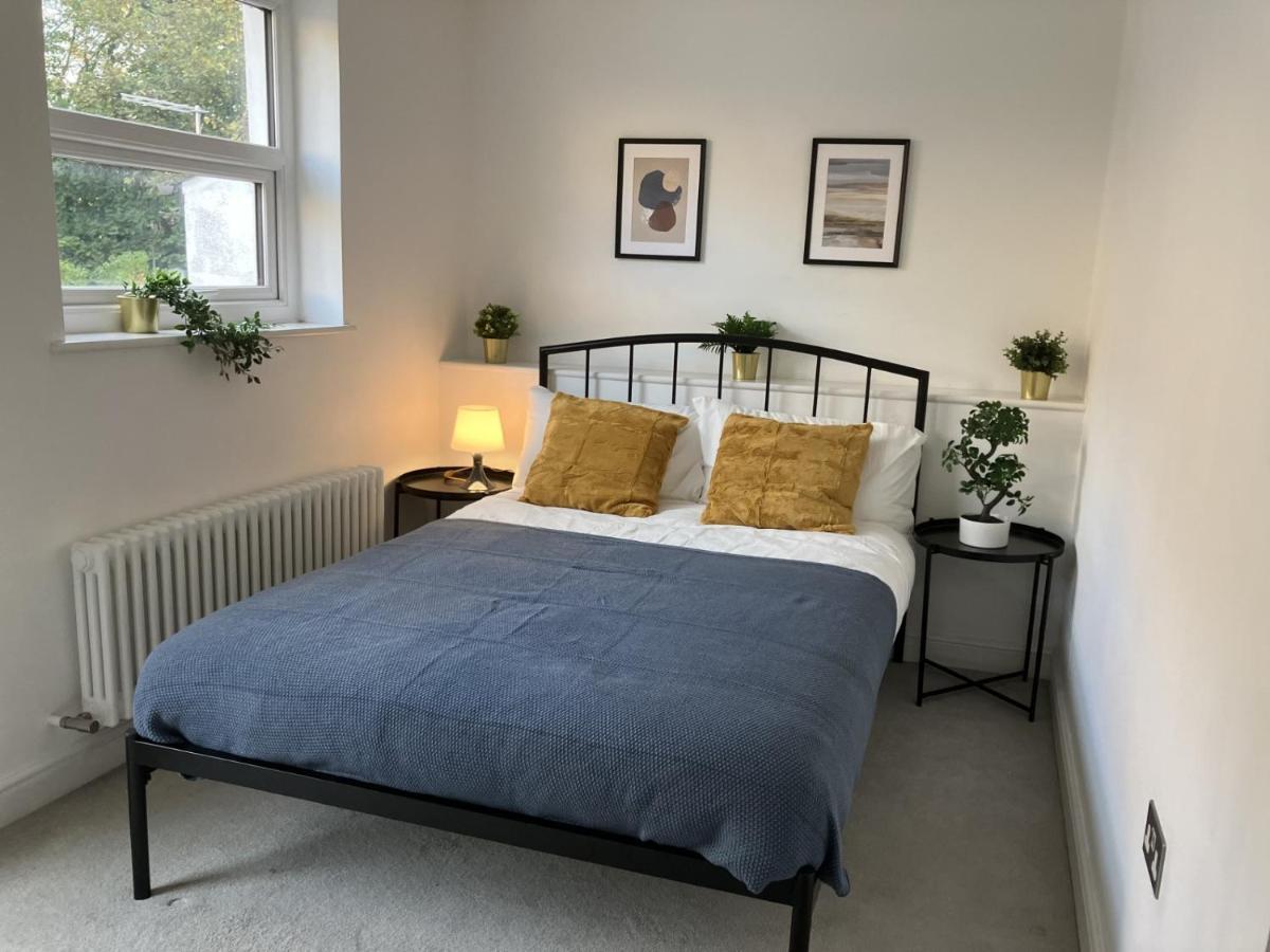 Magnificent Refurbished 1 Bed Flat Few Steps To High St ! - 4 East House Apartment Epsom Exterior photo